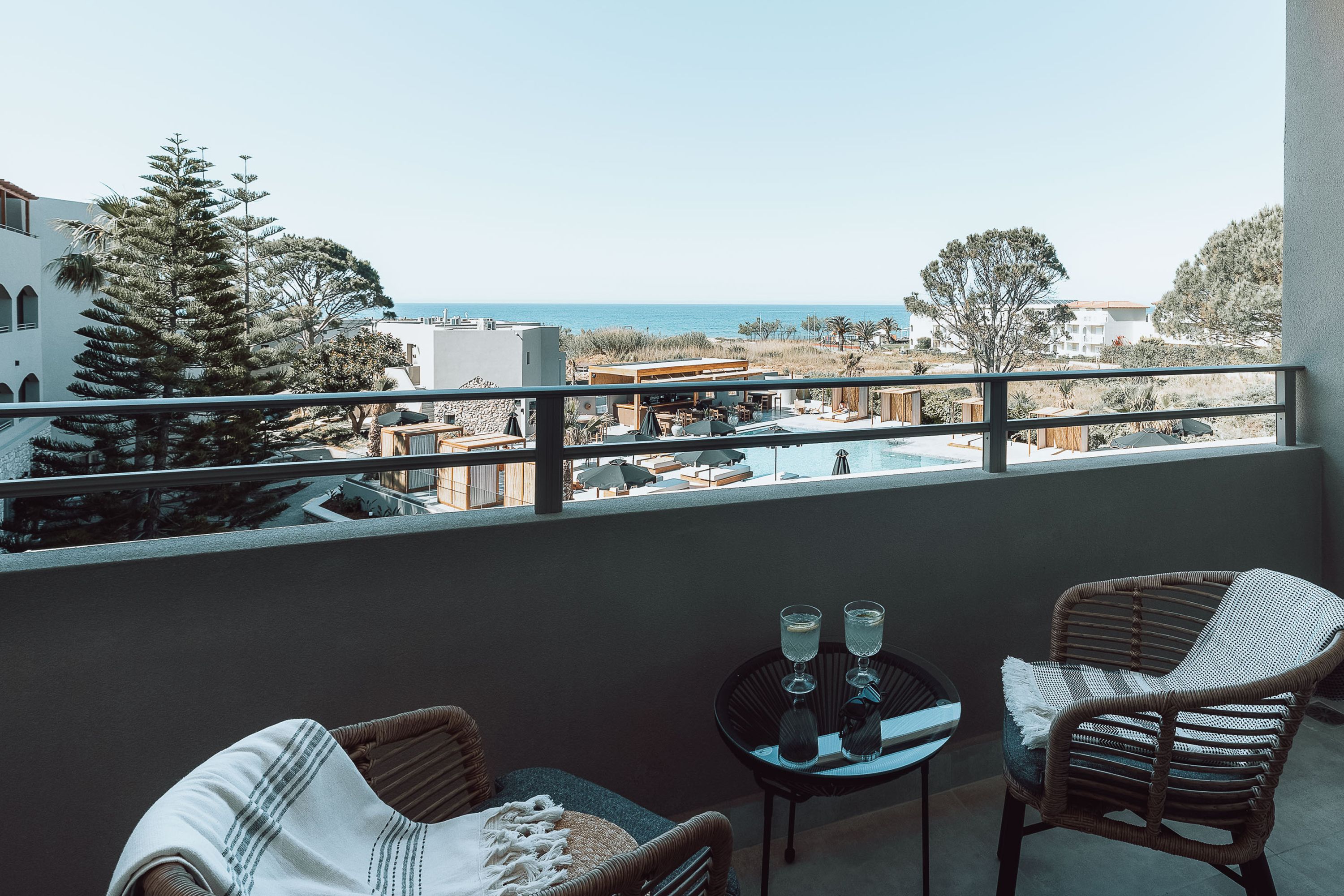 SUPERIOR DOUBLE ROOMS WITH SEA VIEW