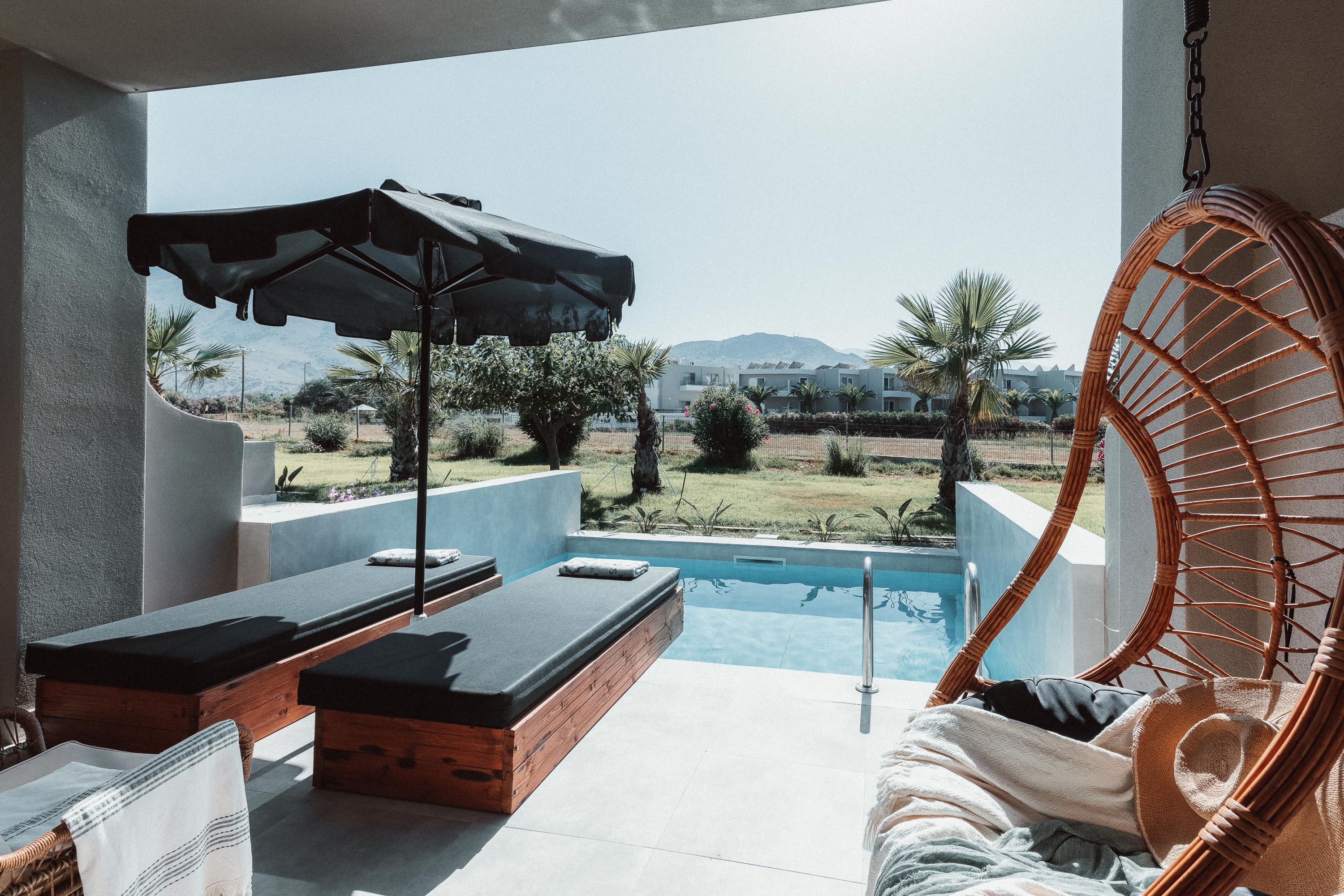 SUPERIOR JUNIOR SUITES WITH PRIVATE POOL